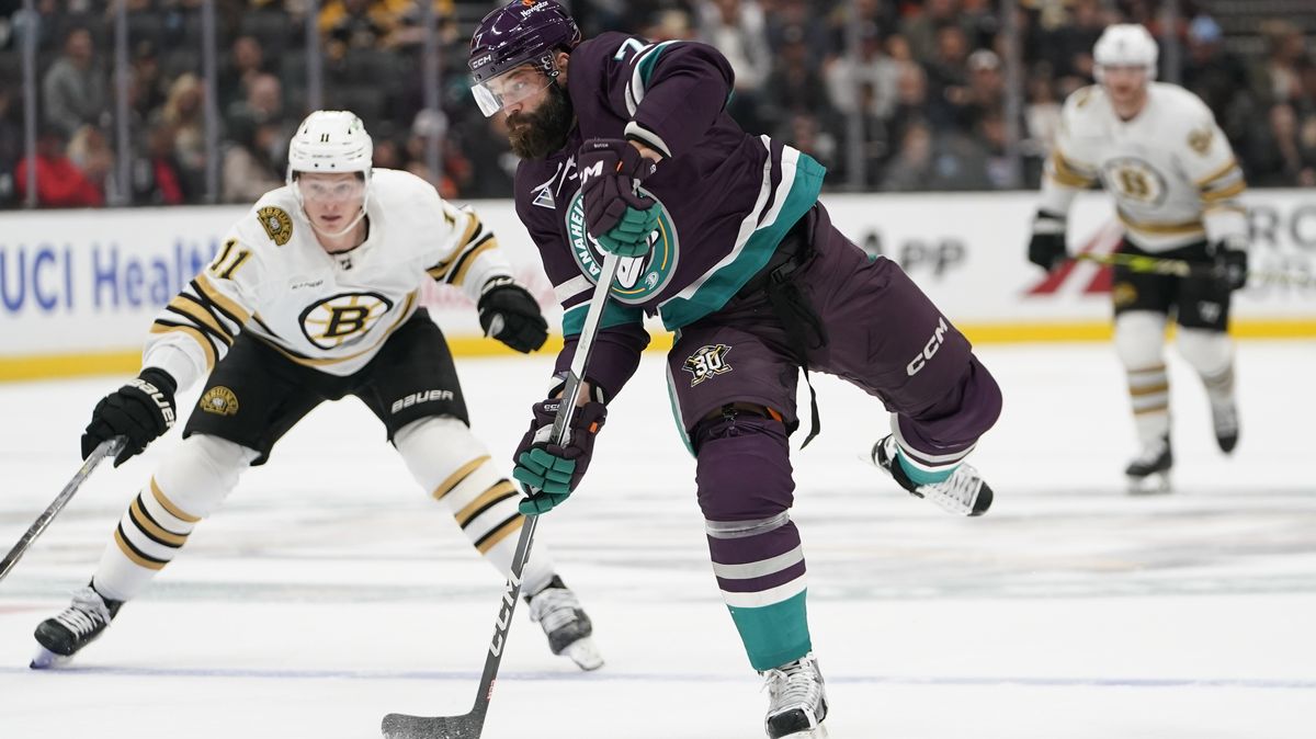Soupeř naboural do zdi. Gudasův hit však na Boston nestačil