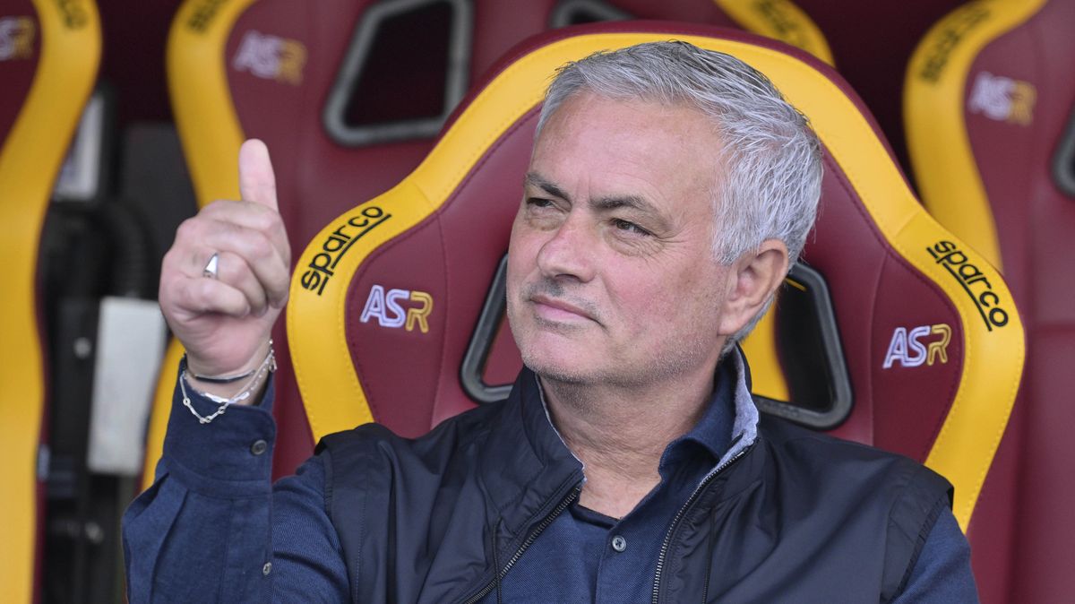Mourinho poděkoval Trpišovskému. Podle kouče AS hrála Slavia ve druhé půli dobře