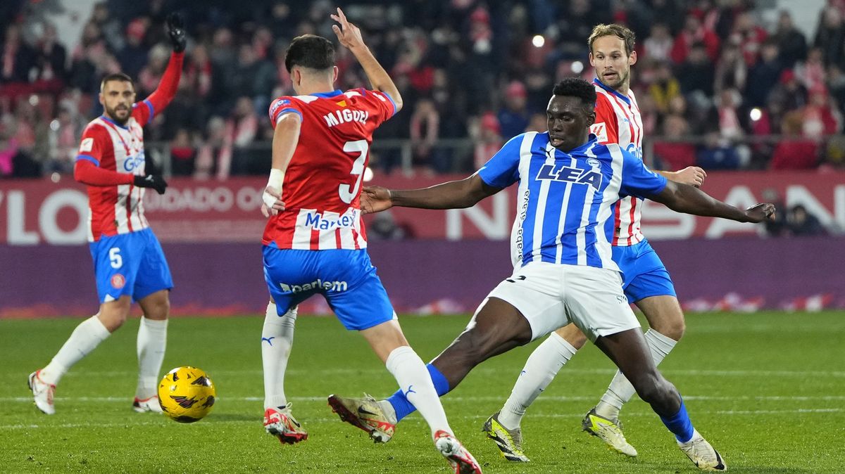 Girona znovu slaví a vede La Ligu před Realem Madrid