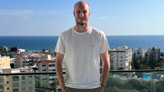 Nemohl jsem se na sebe podívat do zrcadla, spoustu nocí jsem probrečel! Krmenčík o excesech, pokání a cestě zpátky