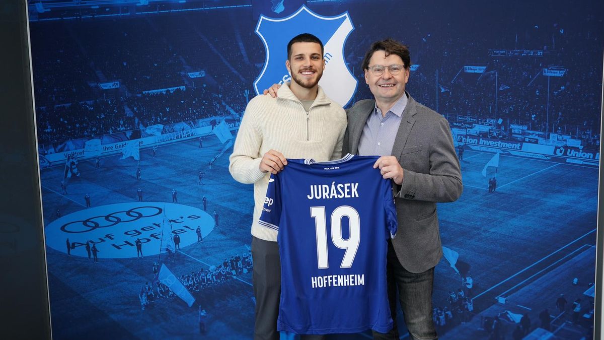 Ani Marseille, ani Premier League. Manažer líčí, proč si Jurásek vybral Hoffenheim. David se v Benfice zlepšil, míní