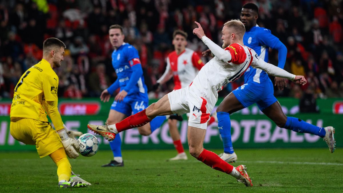 Slavia řeší těžké hřiště. Některé věci nejdou ovlivnit, říká Trpišovský. Chce hrát v létě dřív