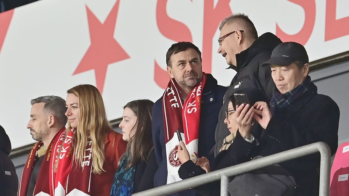 Třaskavé změny majitelů. Snad Tykač do Slavie něco pustí, říká expert