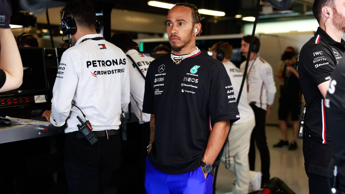 Šokující přestup! Hamilton bude od příštího roku závodit za Ferrari