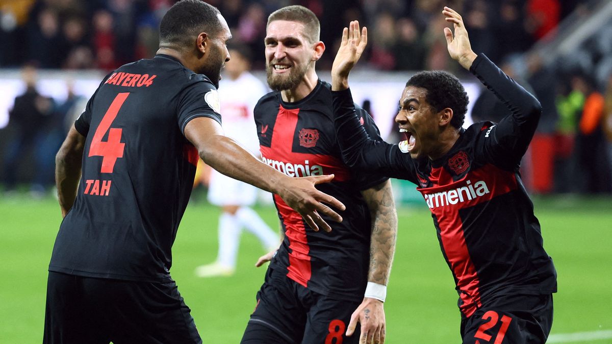 Velkolepý obrat Leverkusenu, sen o trofeji žije. Češi ale nezářili