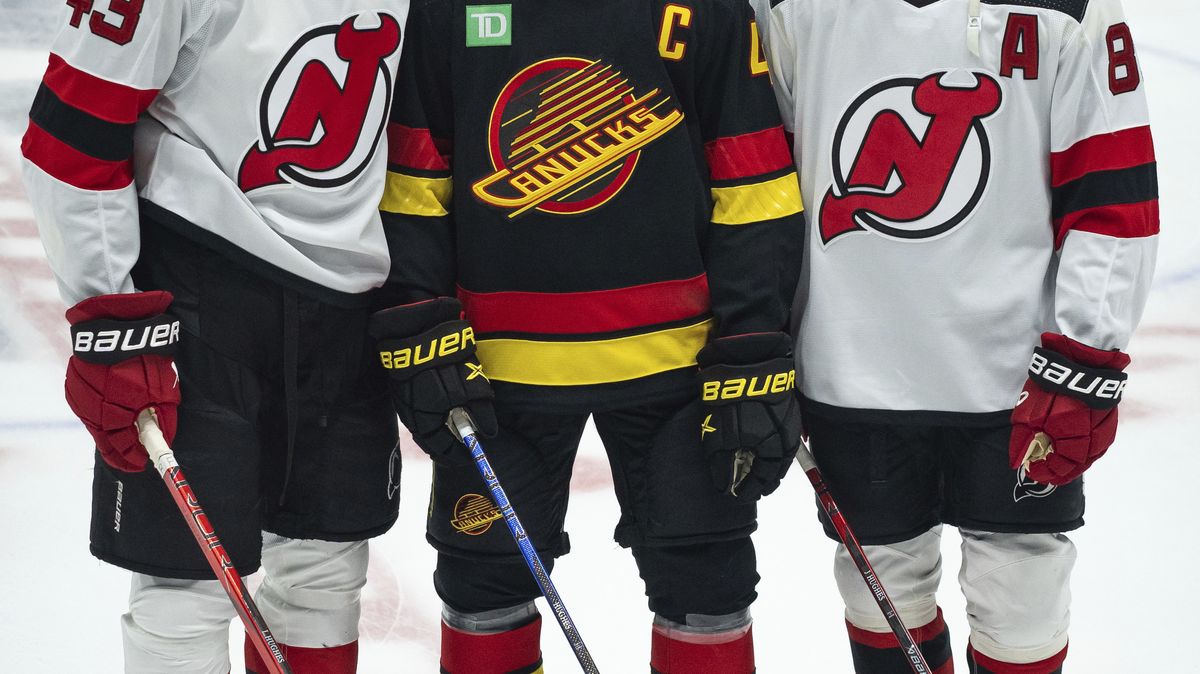 Tři bráchové v jednom zápase. Americká rodina může další dekádu šéfovat NHL