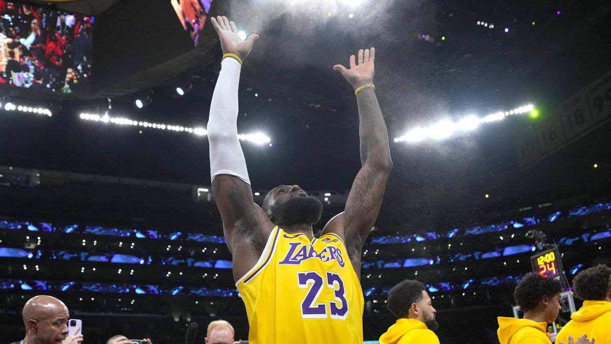 Basketbalisté Dallasu při návratu Dončiče prohráli s Lakers