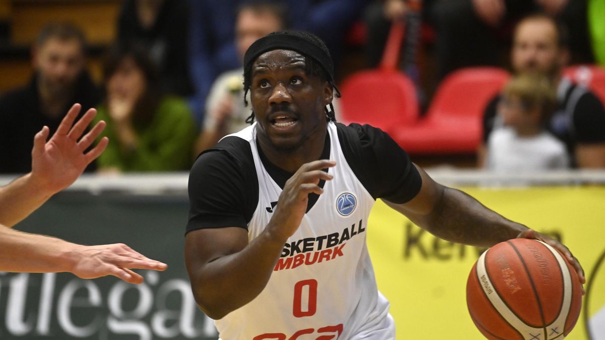 Nymburští basketbalisté zvítězili v Pardubicích a dál se drží těsně za Opavou