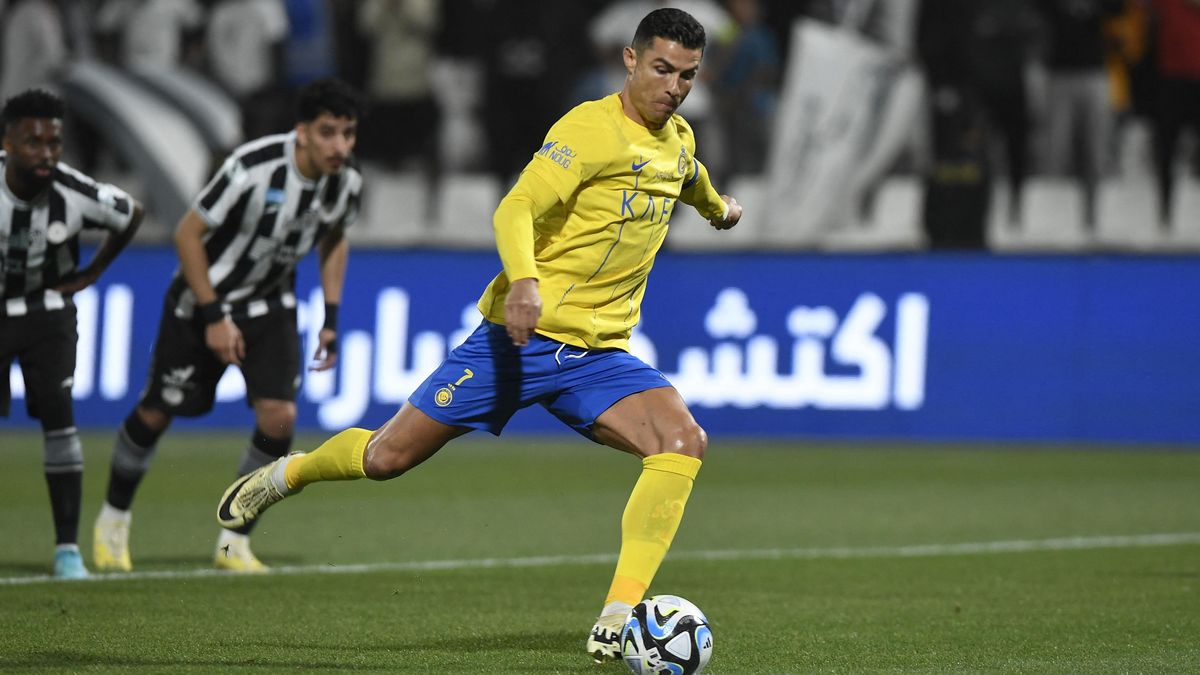 Ronaldo se neudržel a obscénním gestem počastoval fanoušky soupeře. Hrozí mu vyšetřování