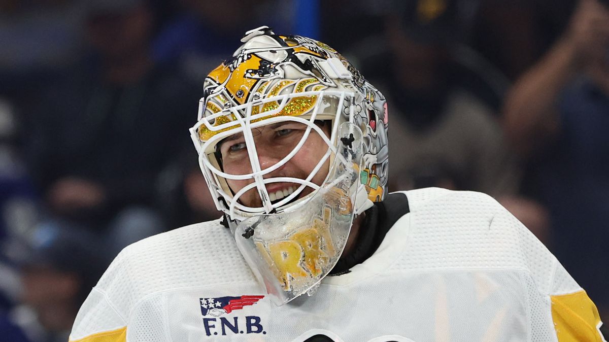 Gólman přepsal pittsburskou historii. Přes celé hřiště trefil prázdnou branku