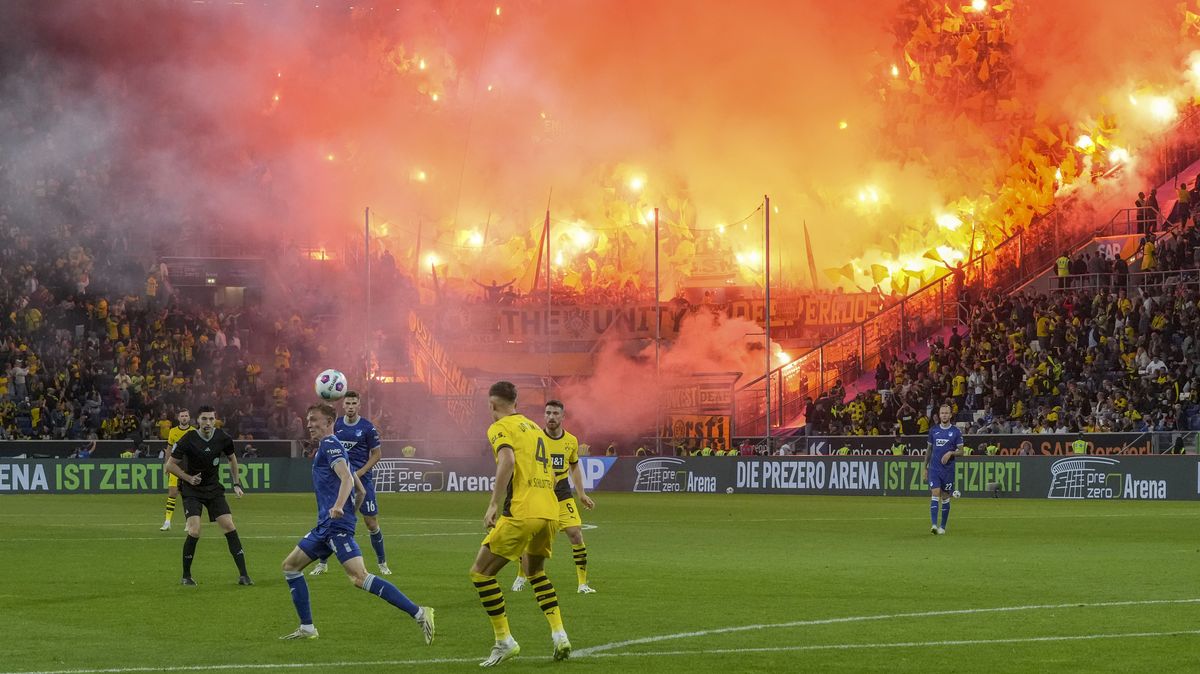 Dortmund zdolal Hoffenheim a vede bundesligu