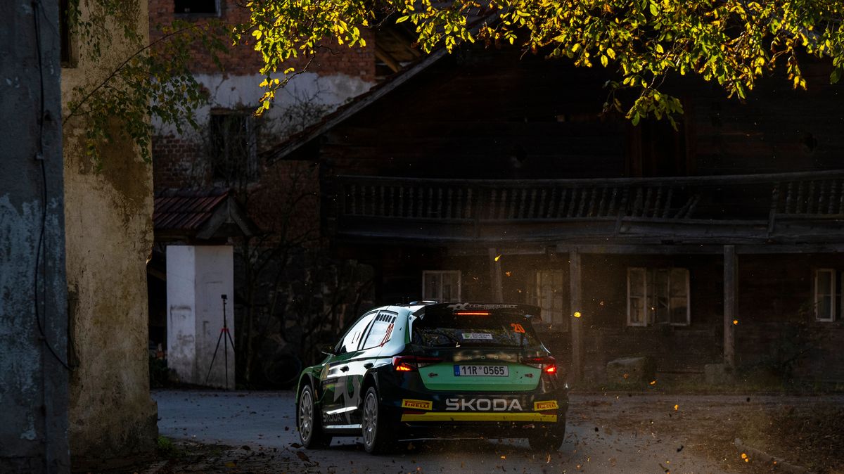 Historická chvíle je tu! Na Hradčanech odstartuje WRC, pak zamíří do Chuchle