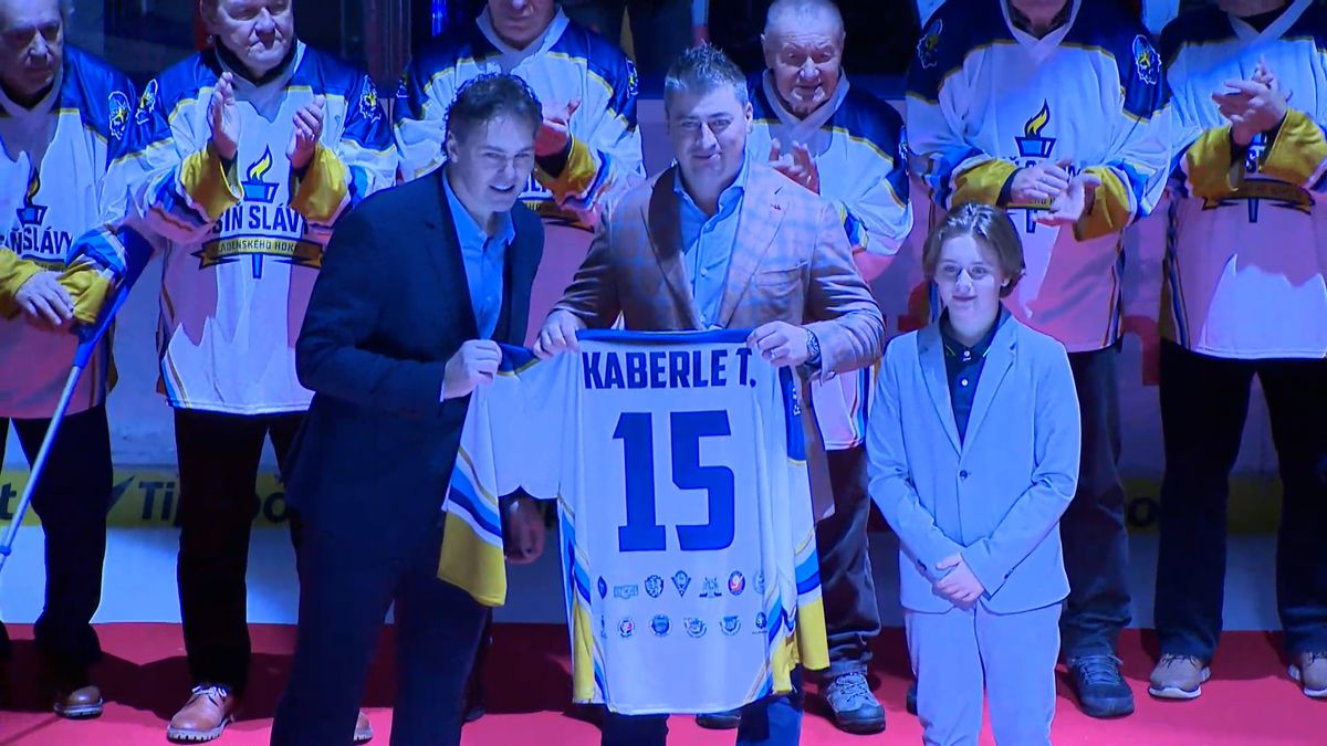 Po boku táty a bratra vstoupil mezi kladenské legendy. Velká pocta, líčil dojatý Kaberle