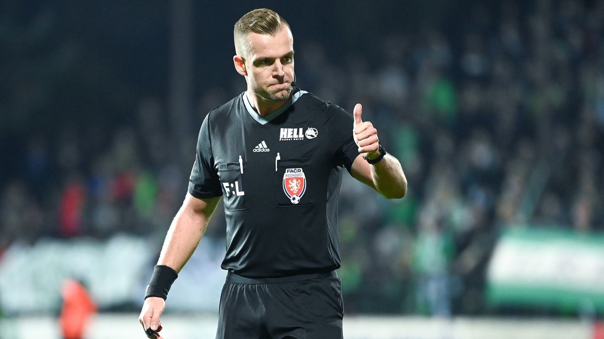 Hvězda vršovického derby? Rozhodčí. Zelenáče mezi arbitry chválili trenéři Slavie i Bohemians