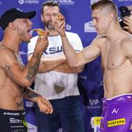 Netradiční staredown mezi Romanem Szymanskim a Leo Brichtou.