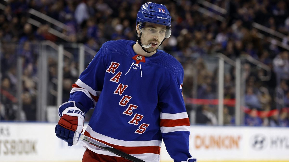 Další komplikace. Chytil zůstal ležet na ledě, Rangers mají velké obavy