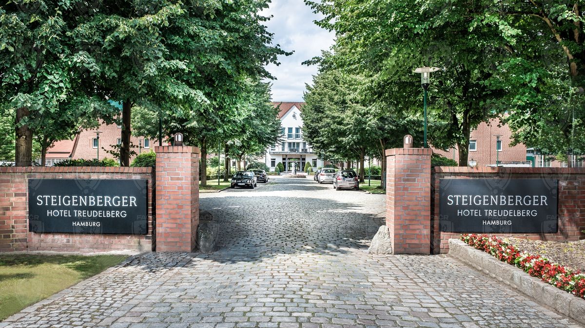 Reprezentace má hotel, asociace třídí žádosti o lístky, Neumann nevidí důvod k rezignaci