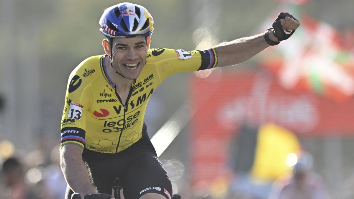 Van Aert se rozloučil s cyklokrosovou sezonou výhrou na SP v Benidormu