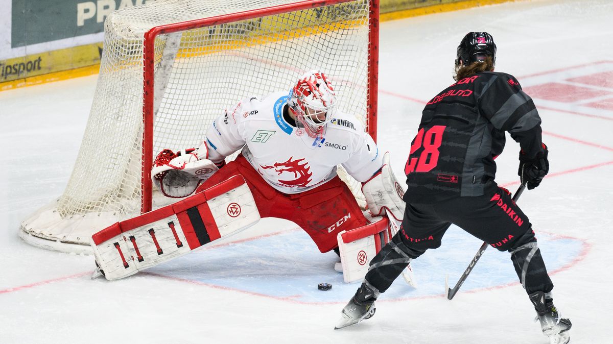 Petr Ton po 10 letech pálí za Spartu. Pokutu za mě zatáhnul táta, směje se syn legendy