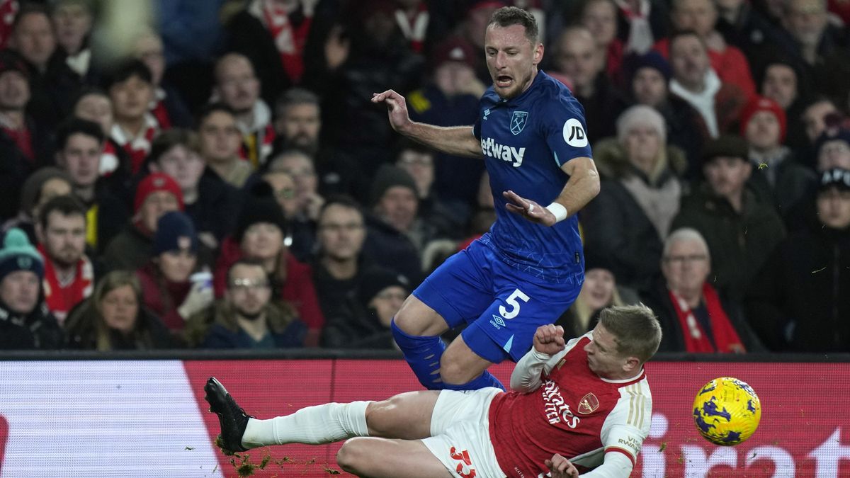 West Ham bral bod, ale Coufal chyběl. Chřipka, nebo neshody kvůli kontraktu?