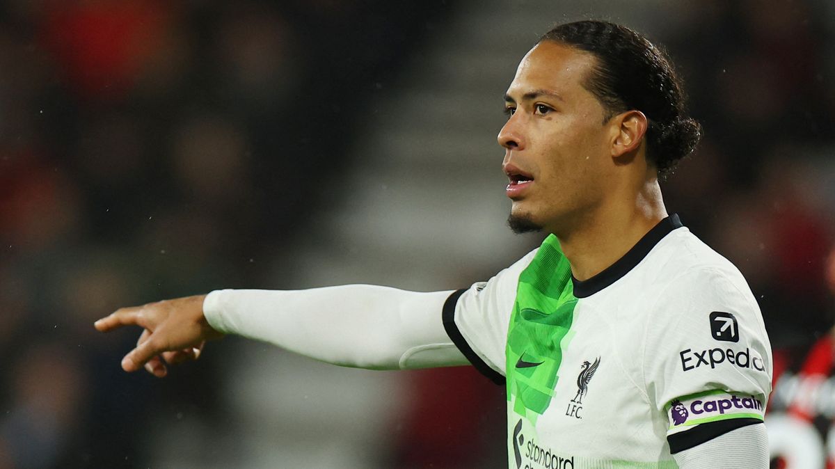 Liverpoolský klenot králem vzduchu. Lídr českých hlavičkářů je překvapivý