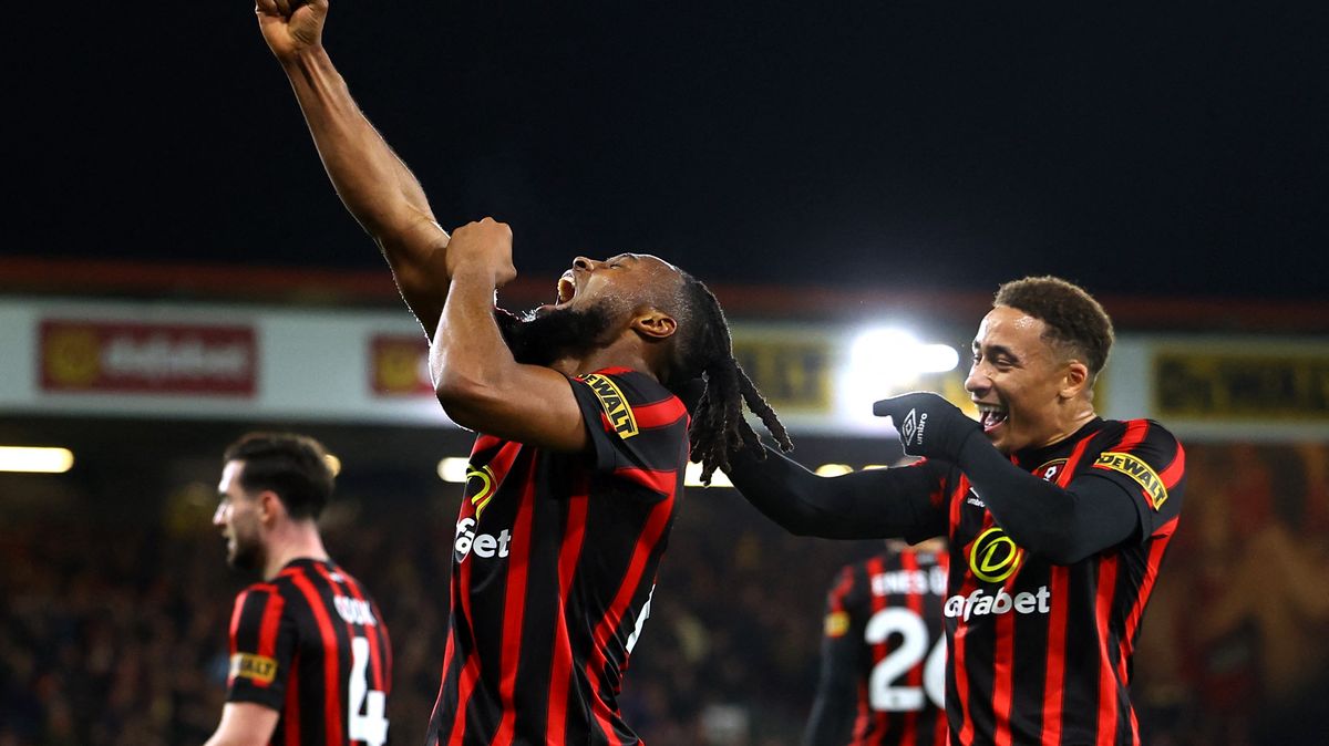 Fotbalisté Bournemouthu zlikvidovali třígólovou ztrátu a porazili Luton
