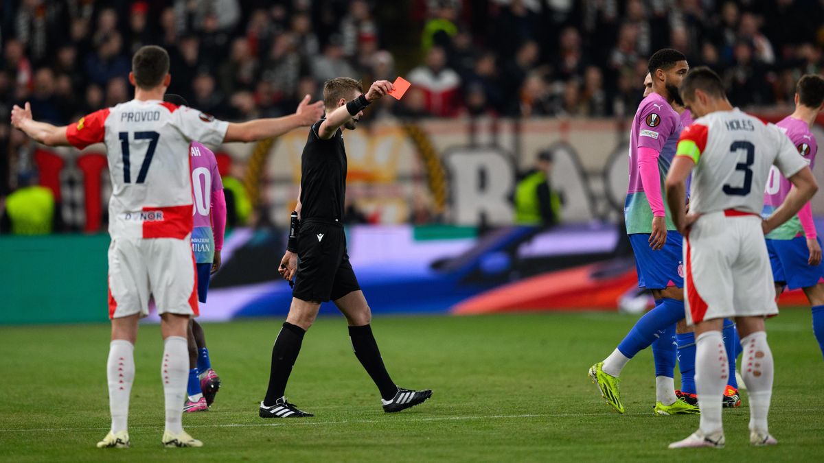 Nechtěl bych být v kůži Holeše, řekl Trpišovský. Po zápase mluvil i se Zlatanem