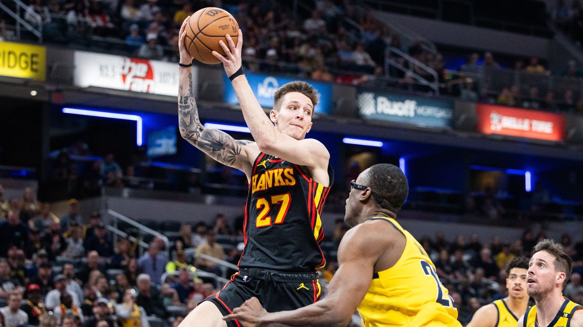Atlanta s Krejčím v sestavě na závěr základní části NBA utrpěla debakl v Indianě