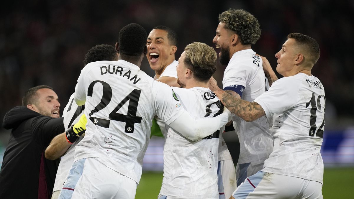 Aston Villa postoupila do semifinále Konferenční ligy