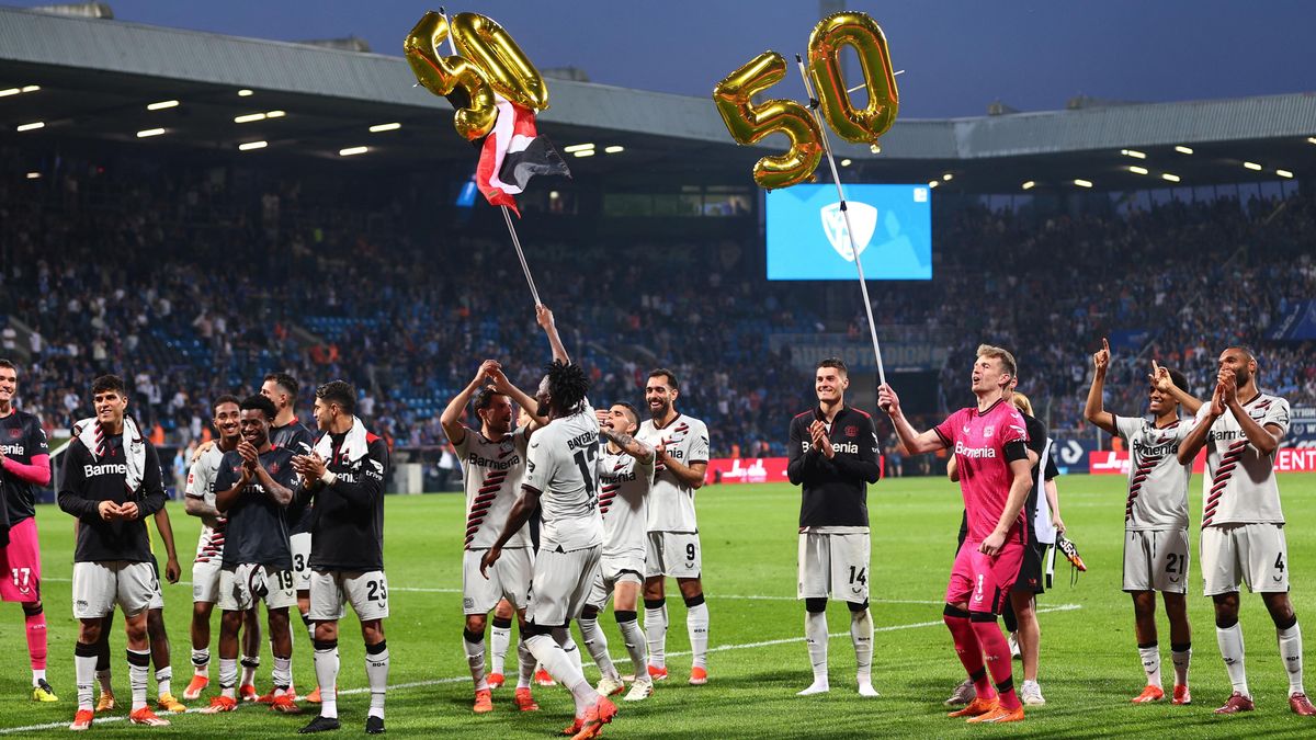 50! Schick a spol. dostali zlaté balónky a těší se na talíř