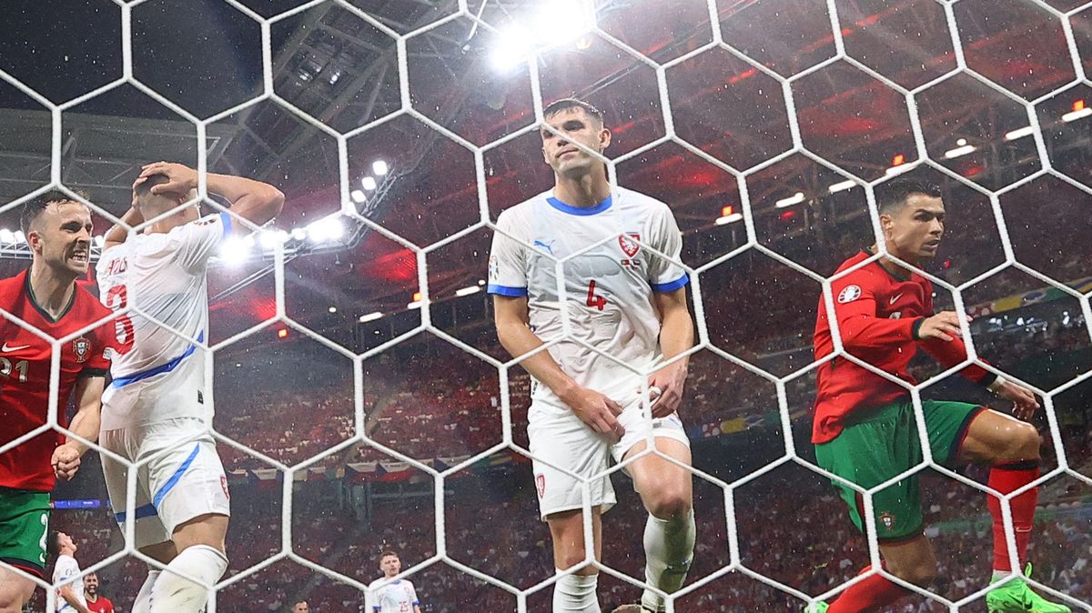 Před rokem hrál o záchranu, teď šéfuje obraně na Euru. Příběh Hranáče je krásný, říká asistent Köstl