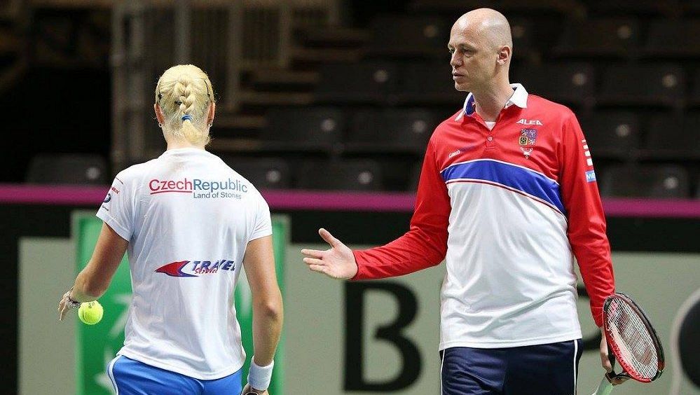 Sestava z figurín. Kapitán pomalu ztrácí trpělivost. Je to ostuda WTA, říká Pála