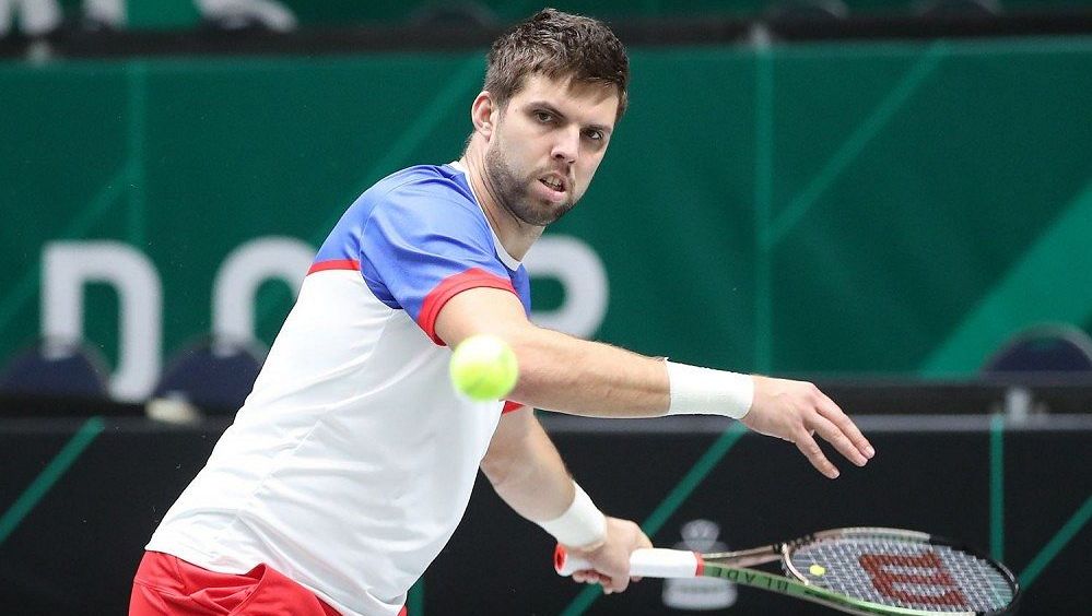 TENIS ONLINE: Veselý vyzve světovou pětku Tsitsipase, v Paříži dnes začne i Muchová