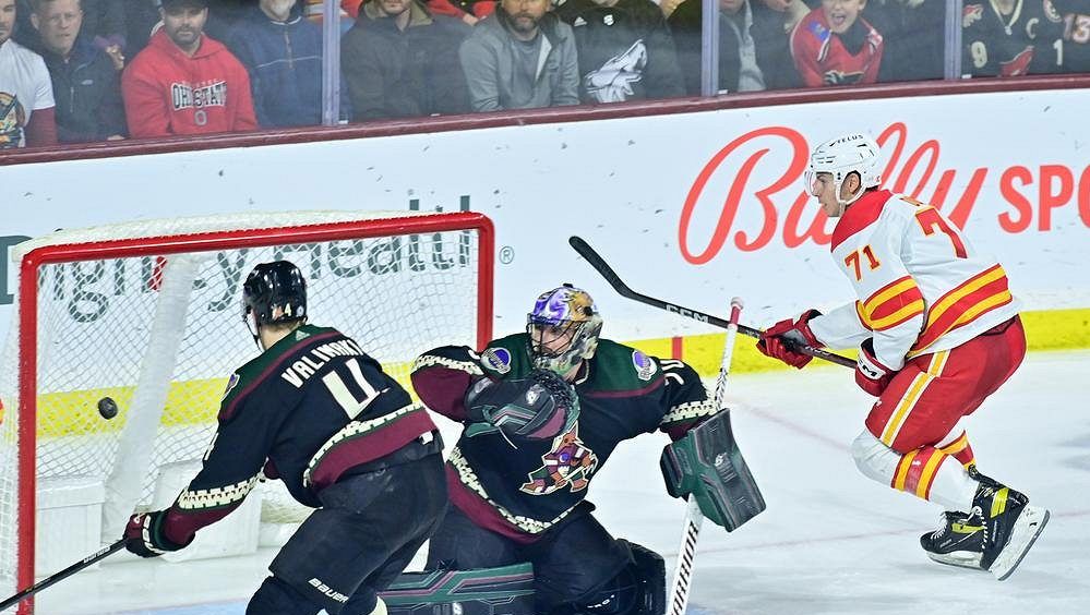Bitva českých gólmanů pro Vladaře, výhry berou Islanders i Chicago