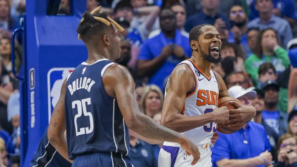 Phoenix v NBA těsně porazil Dallas, zářily všechny čtyři hvězdy