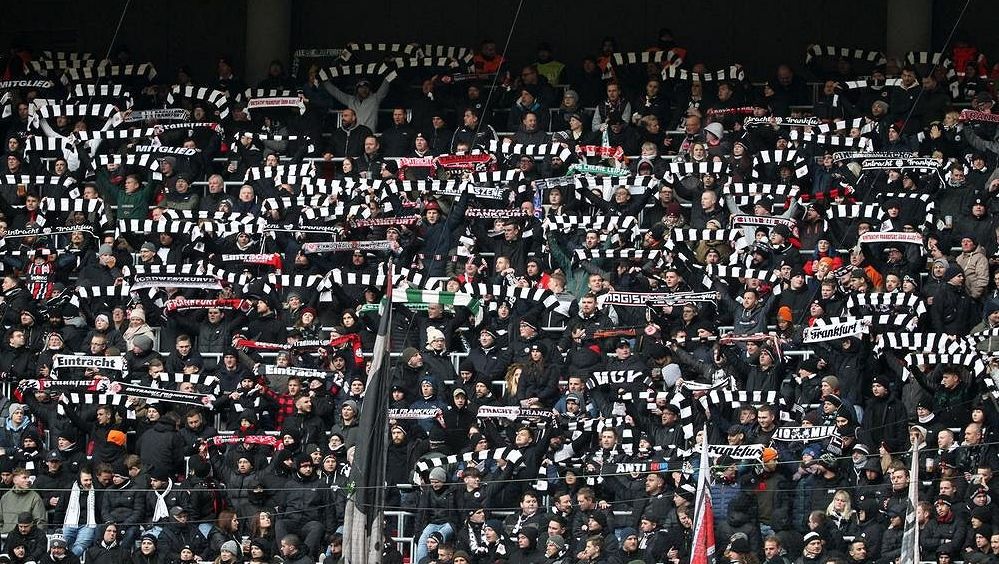 Fanoušci Frankfurtu nedostanou vstupenky na odvetu Ligy mistrů do Neapole