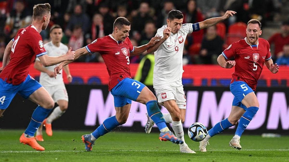 Nečekaný český direkt. Poláci si tak věřili, že ani nepřijeli na trénink, říká Pešír