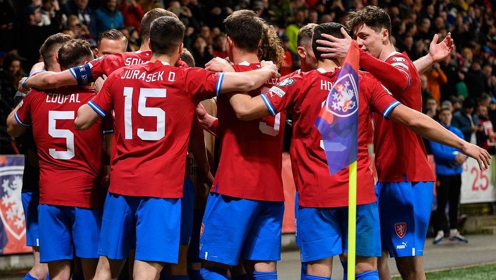 Polská média po prohře v Praze: Santosův katastrofální debut a noční můra