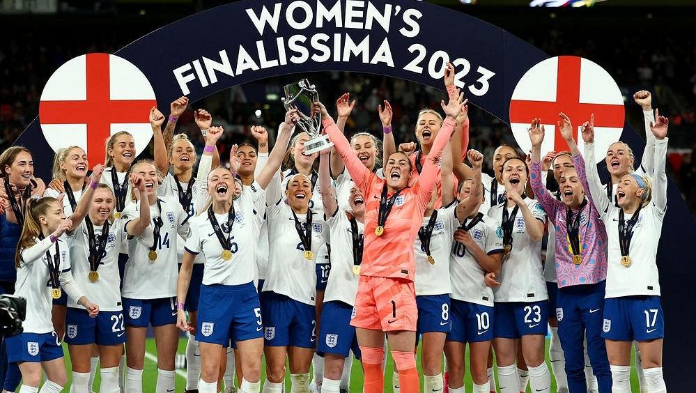 Premiérovou Finalissimu vyhrály po rozstřelu fotbalistky Anglie