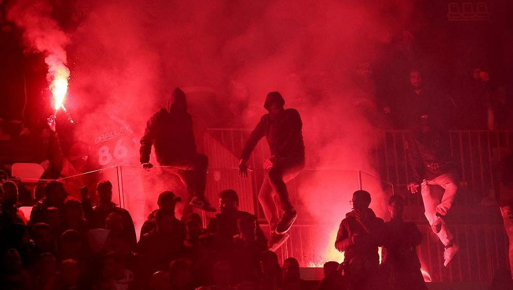 Drsné scény. Policie rozháněla fanoušky slzným plynem