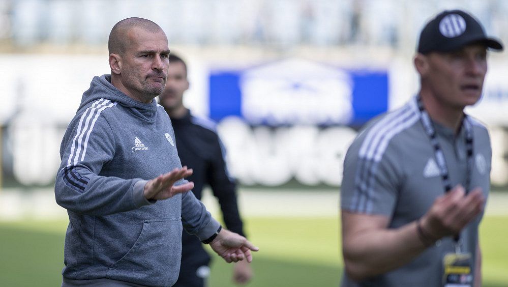 Nikl si na tiskovku přinesl pivo: Jako kdyby to nahoře někdo řídil. Budějovice po oslavách čeká disciplinárka