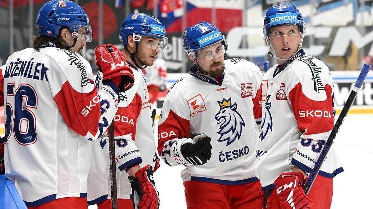 PŘÍKLEP EXTRA: Česko rozehrají MS malým derby. Experti hodnotí šance obou týmů