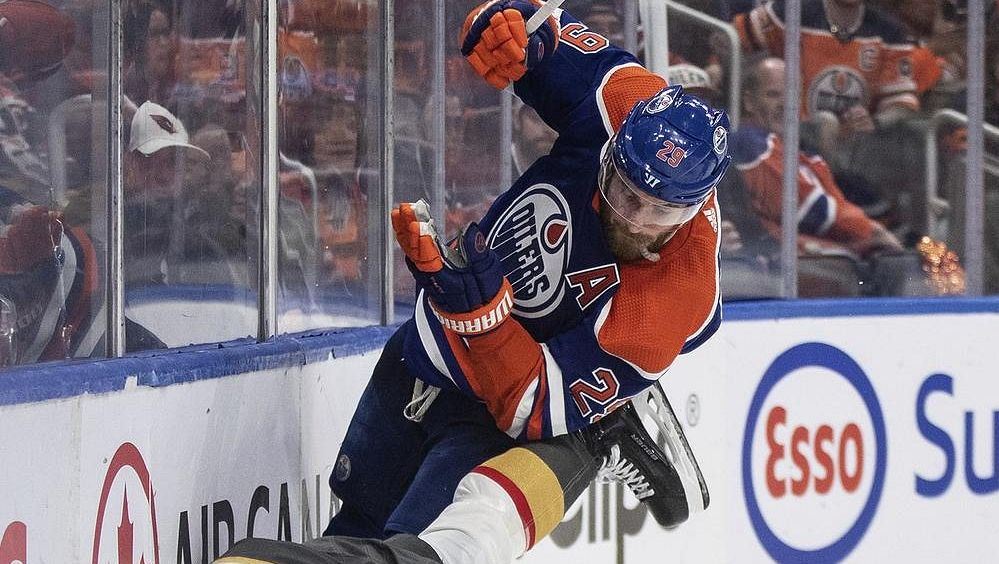 Hokejka jako tomahawk. Draisaitl byl terčem ostudného zákroku