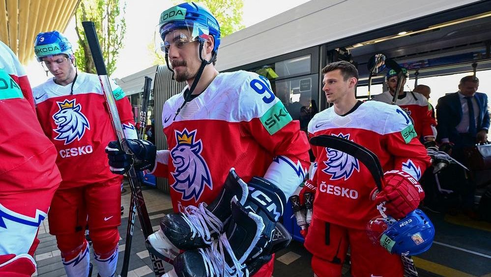 Ve Švédsku píší, že jde do Färjestadu. Tomášek ale tvrdí: Novináři musí šťourat, nic jsem nepodepsal