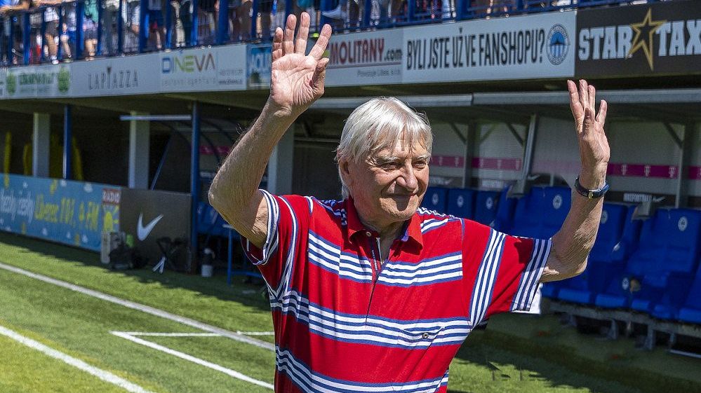 Rozmluvy s Karlem byly palbou na mozek, říká Škorpil. Legenda o konci éry, Nezmarovi či konkurování Liberce pražským S