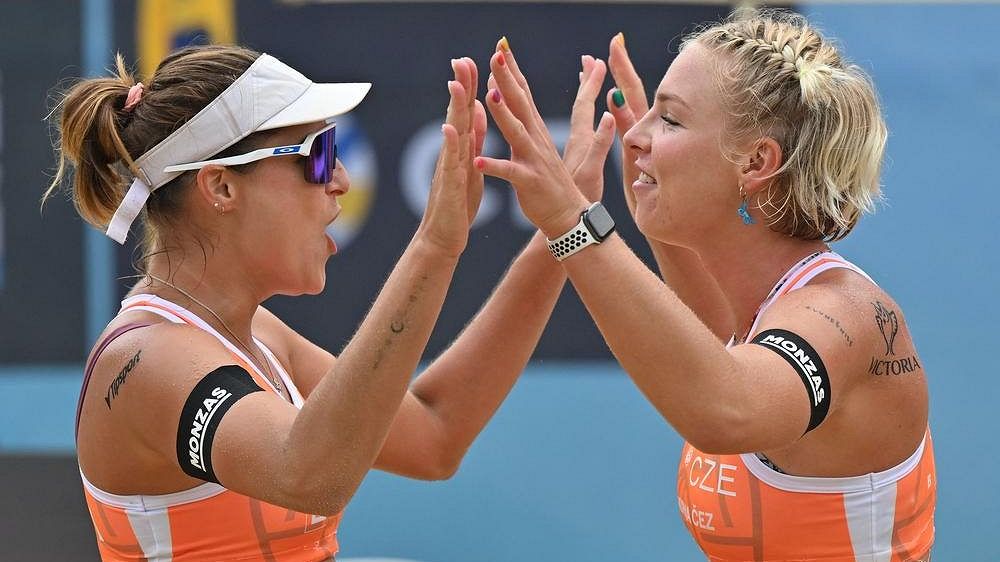 Sandvolleyballspillerne Hermannová og Štochlova er i finalen i Brno