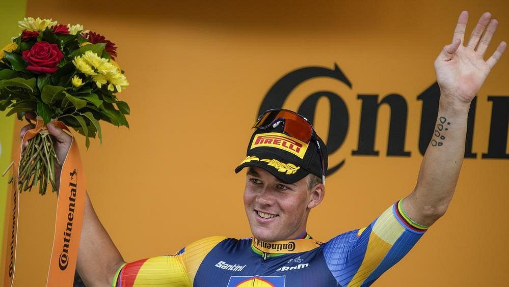 Málem už jsem sedl a na sprint se vykašlal, líčil vítěz Pedersen a uctil padlého šampiona