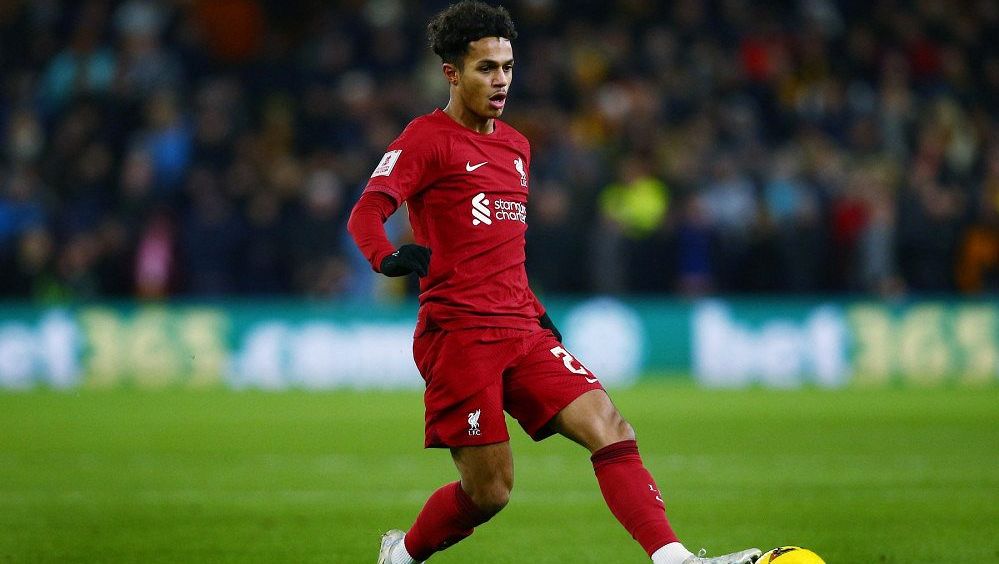 Fotbalisty Lipska posílil záložník Carvalho z Liverpoolu