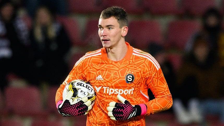Kovář nadchl fanoušky Rudých ďáblů. Za 45 minut udělal nohama víc práce než De Gea za 12 let