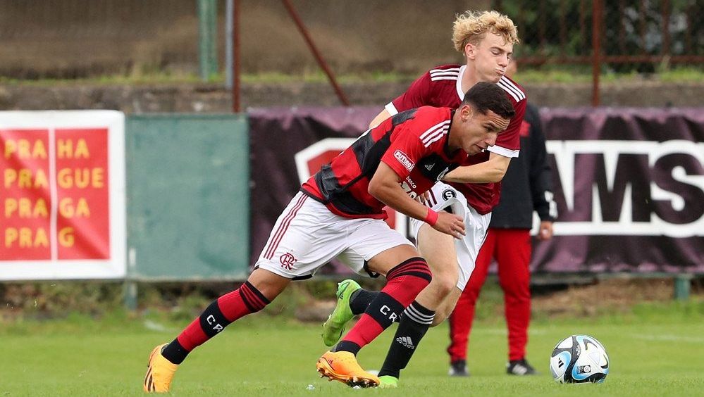 Slavia na triumf nedosáhla, také Sparta podlehla Brazilcům o gól